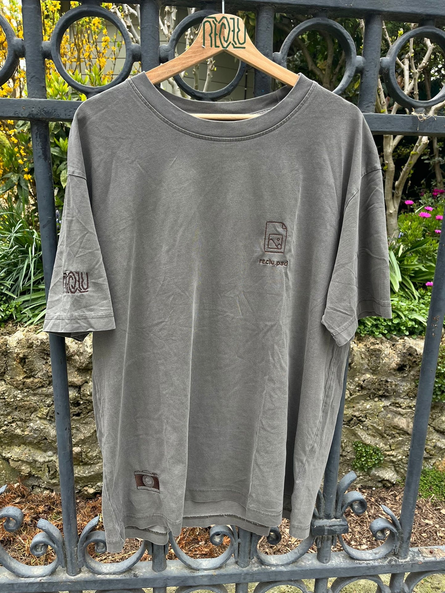 T-Shirt - reclu.psd